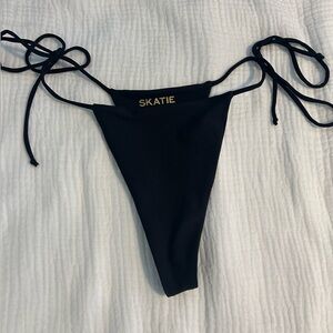 Skatie ELSA Black Bikini Bottom